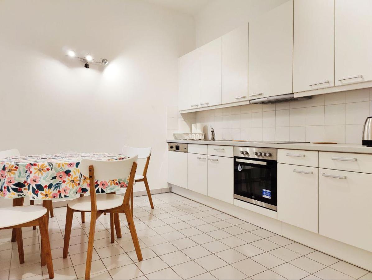 Central Mariahilfer Apartment 4 Min To The City Shopping Center And Schoenbrunn Palace Wiedeń Zewnętrze zdjęcie