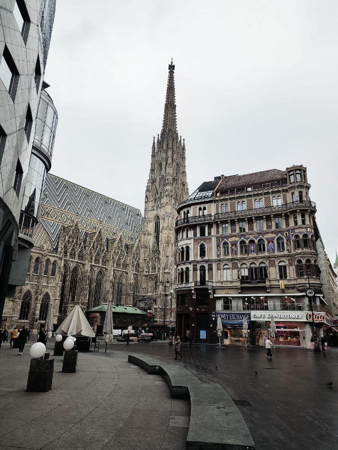 Central Mariahilfer Apartment 4 Min To The City Shopping Center And Schoenbrunn Palace Wiedeń Zewnętrze zdjęcie