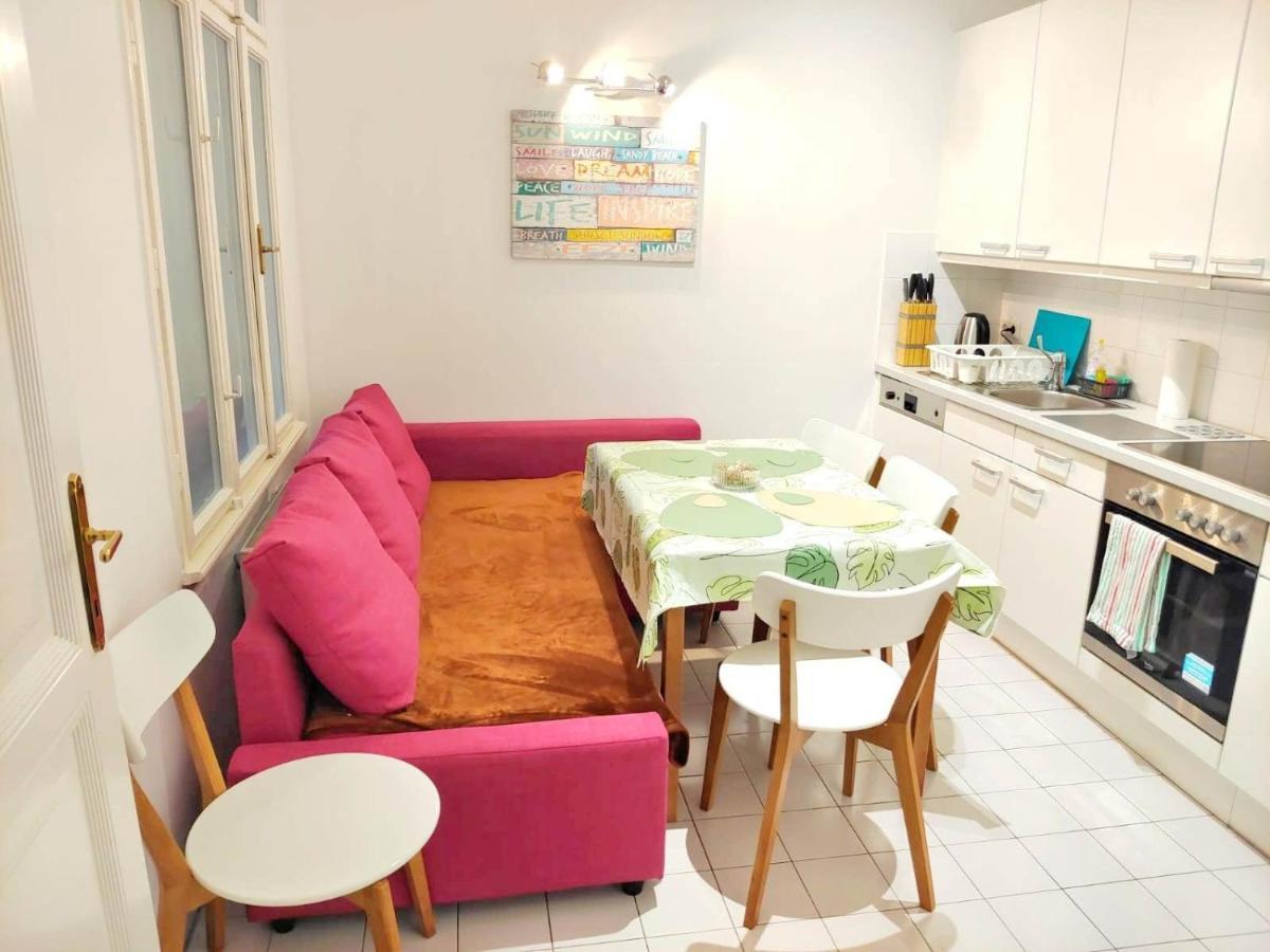 Central Mariahilfer Apartment 4 Min To The City Shopping Center And Schoenbrunn Palace Wiedeń Zewnętrze zdjęcie