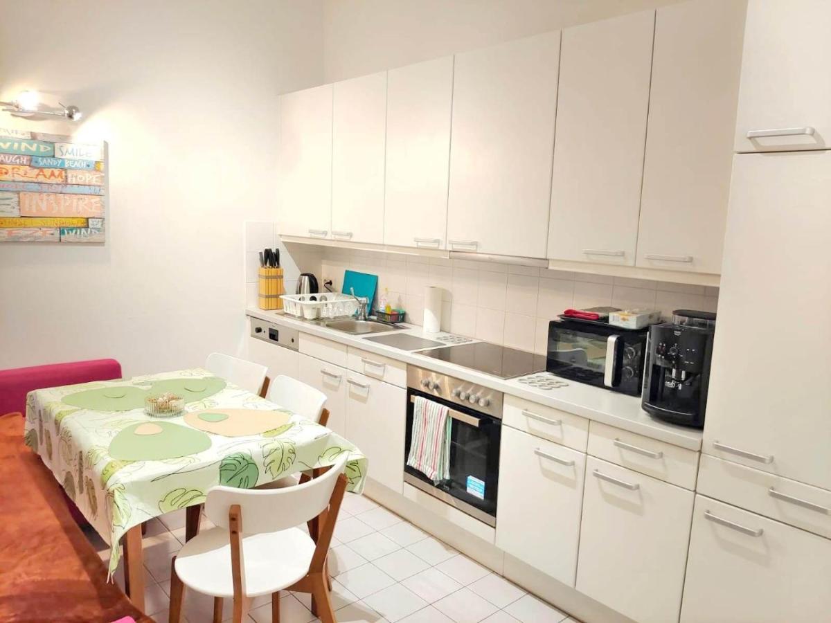 Central Mariahilfer Apartment 4 Min To The City Shopping Center And Schoenbrunn Palace Wiedeń Zewnętrze zdjęcie
