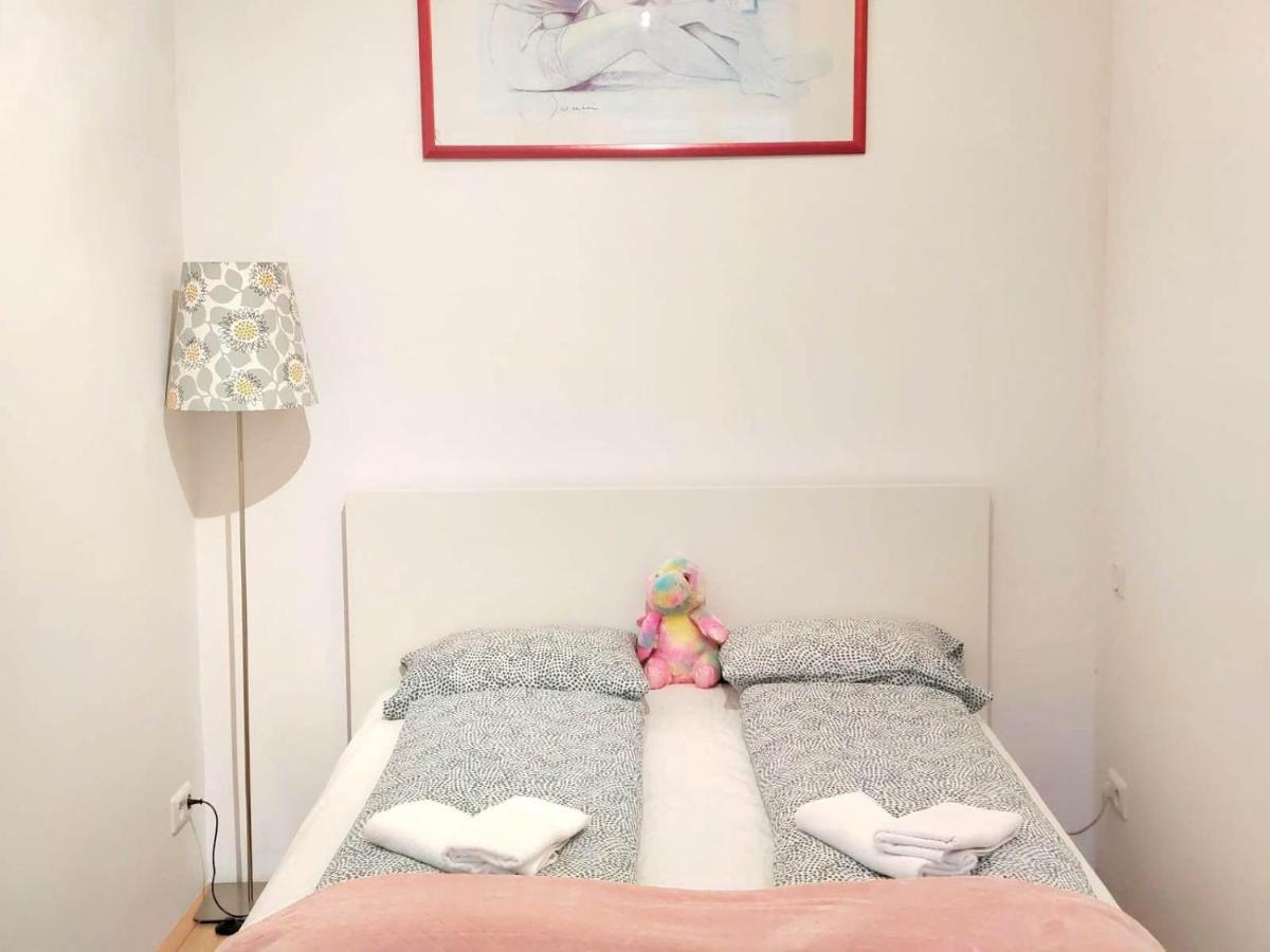 Central Mariahilfer Apartment 4 Min To The City Shopping Center And Schoenbrunn Palace Wiedeń Zewnętrze zdjęcie