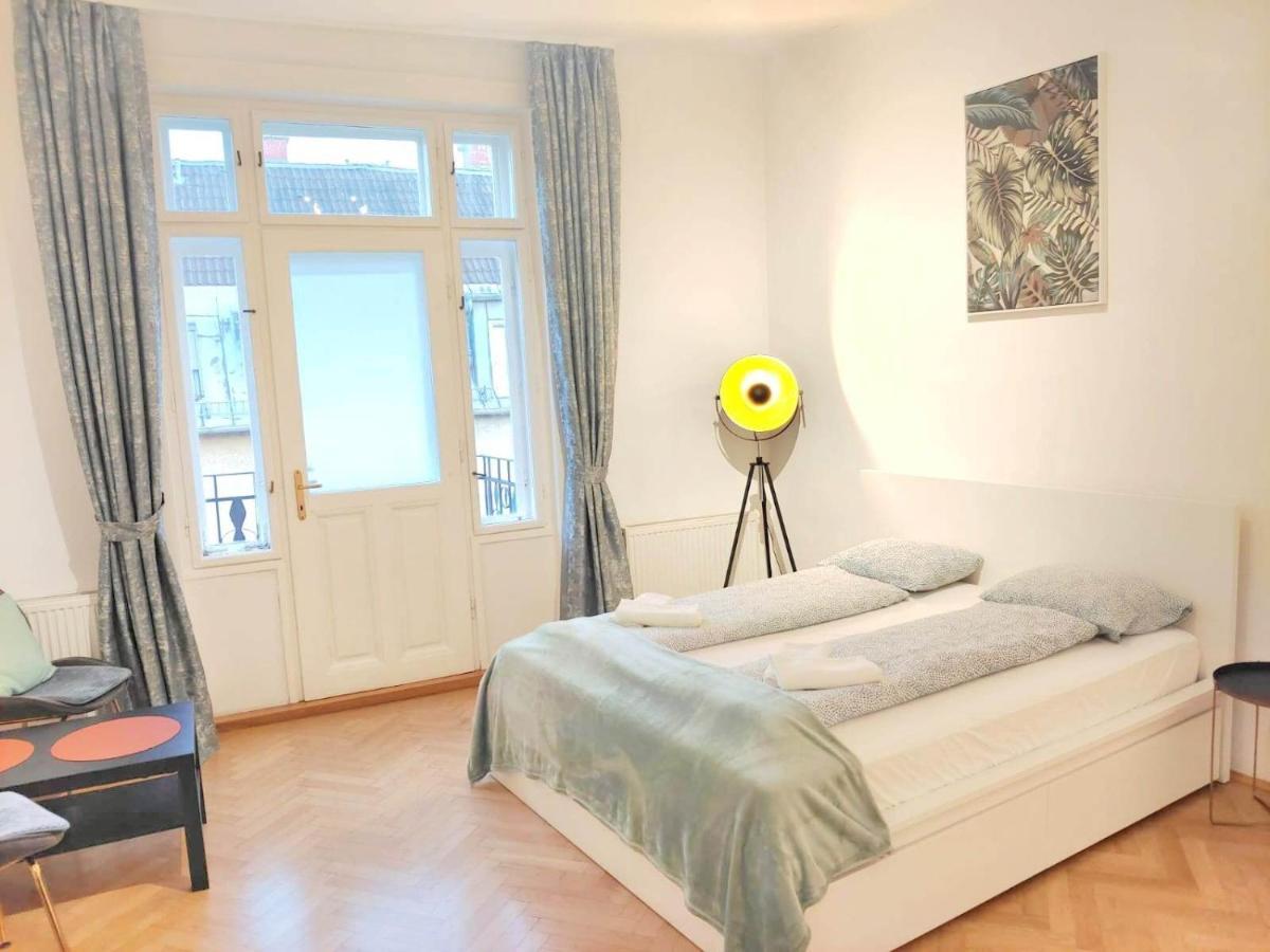 Central Mariahilfer Apartment 4 Min To The City Shopping Center And Schoenbrunn Palace Wiedeń Zewnętrze zdjęcie