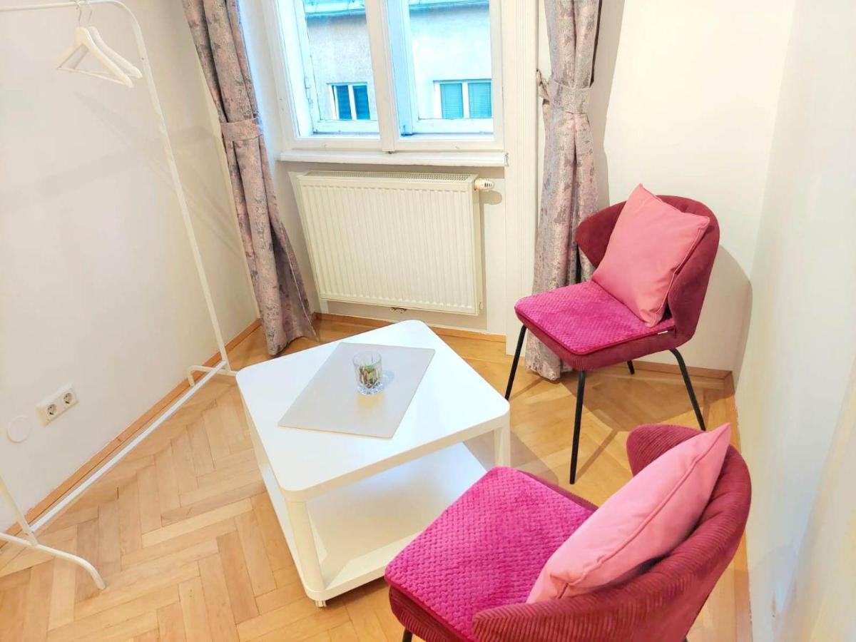 Central Mariahilfer Apartment 4 Min To The City Shopping Center And Schoenbrunn Palace Wiedeń Zewnętrze zdjęcie